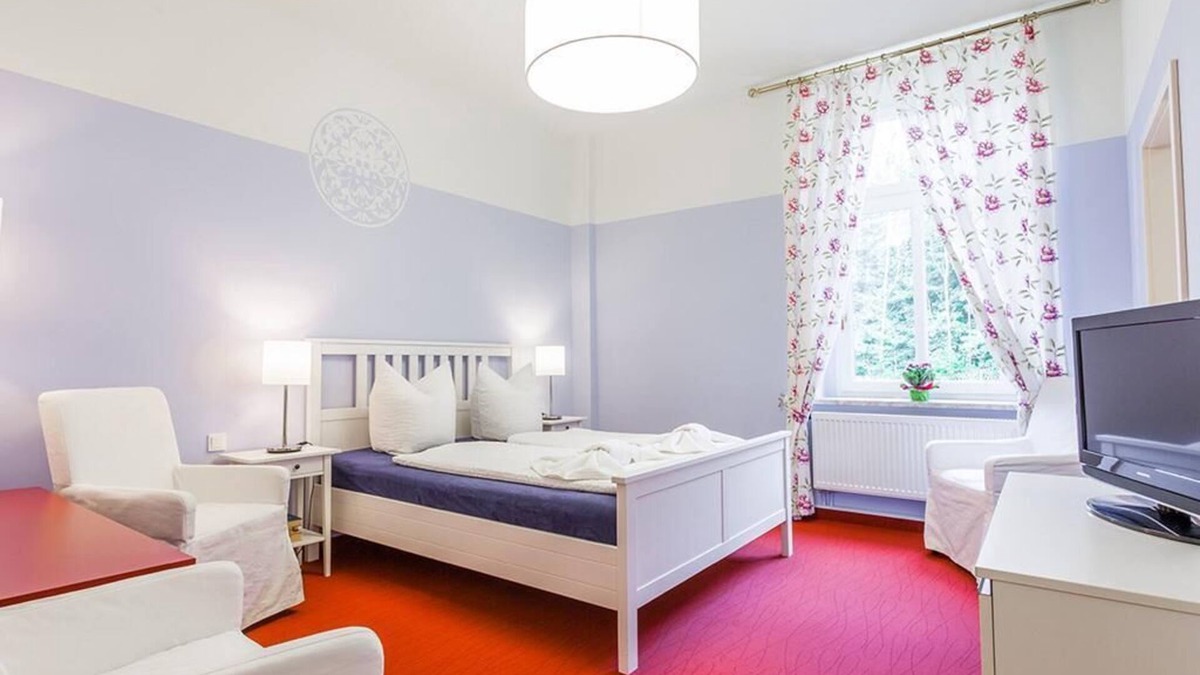 Colditz Apartment | Apartment-Ensuite with Shower-Burg Kriebstein
