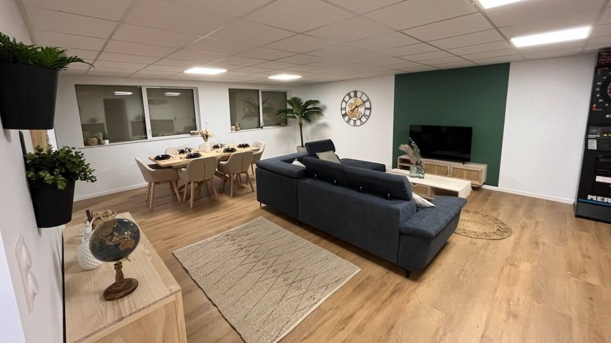 Maubeuge Apartment | Apartment-Ensuite with Shower-Courtyard view