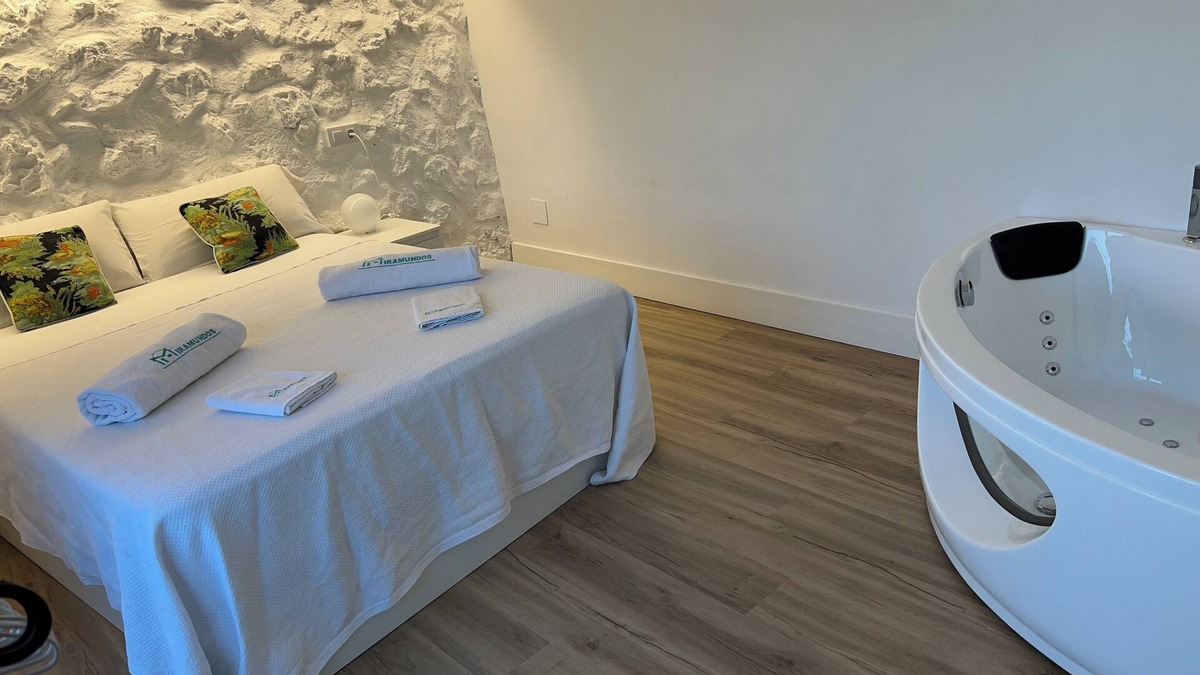 Albanchez de Magina Apartment | APARTMENT WITH YACUZZI