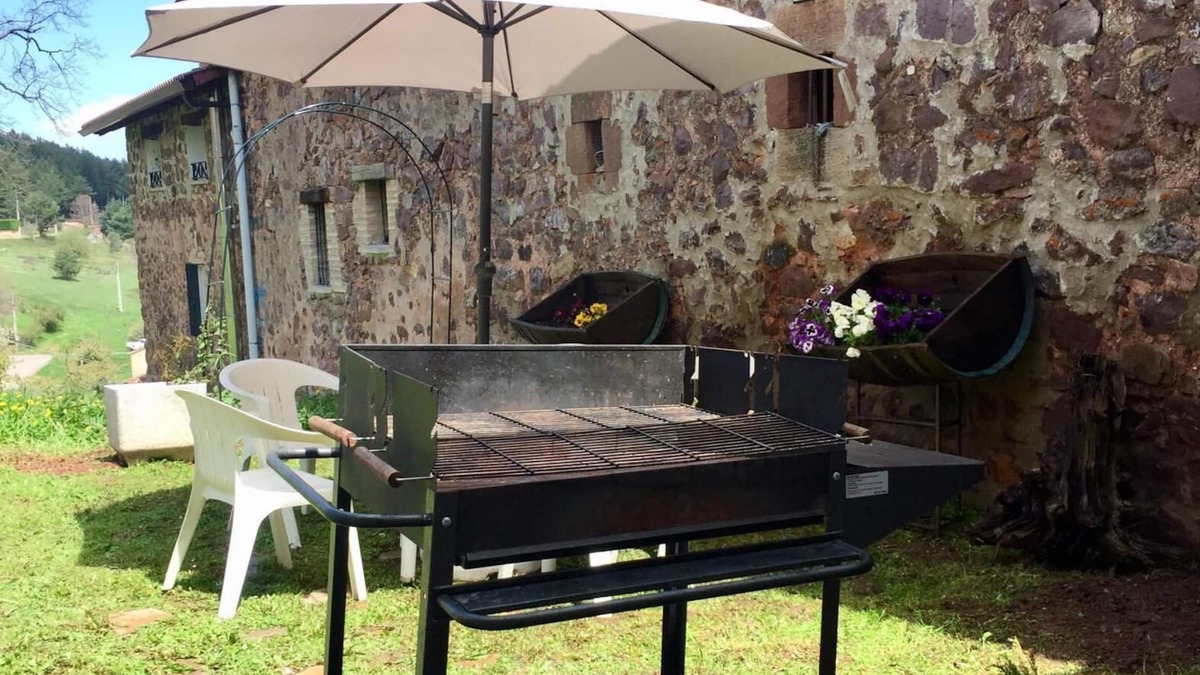 El Rasillo de Cameros Apartment | Apartment 'Luar 1' with Mountain View and Wi-Fi