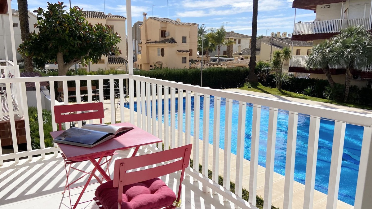 Playa Pobla de Farnals Apartment | Apartment on the Pobla de Farnals Beach, with Pool and fast WiFi