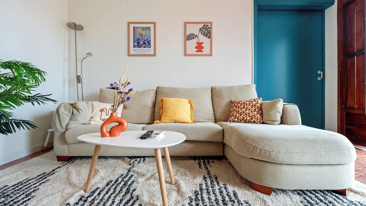 San Sadurni Apartment | Apartment 'Encantador Loft' with Mountain View, Wi-Fi and Air Conditioning