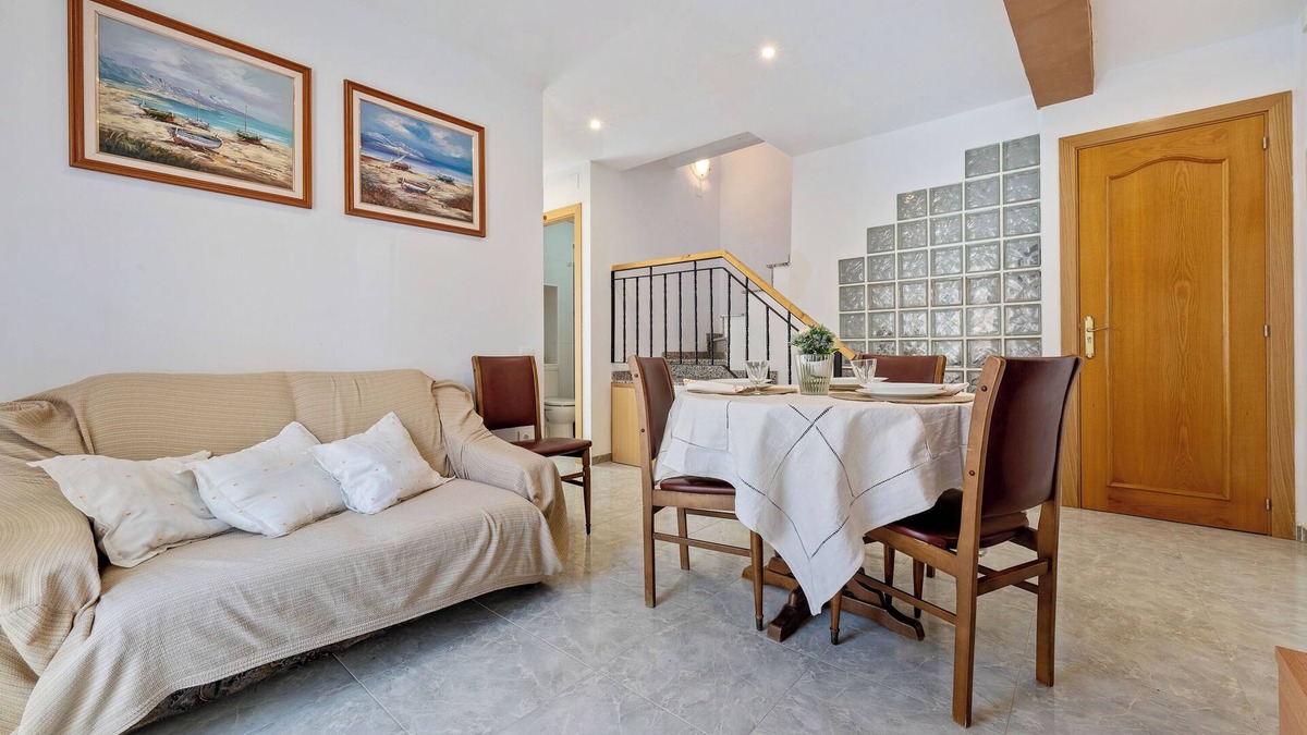 Sant Carles de la Rapita Apartment | Apartment 'Estela' with Private Terrace, Wi-Fi, Balcony and Air Conditioning