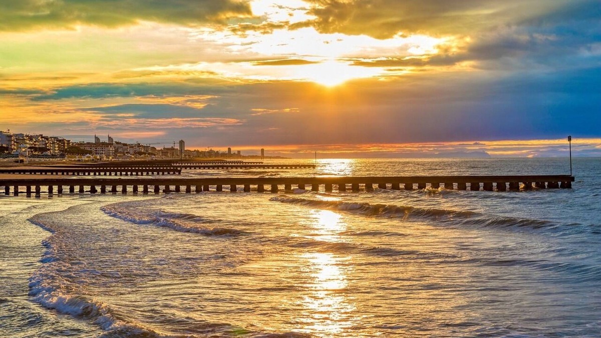 Jesolo Apartment | Apartment 'Euroholiday 7R' with Private Terrace and Wi-Fi