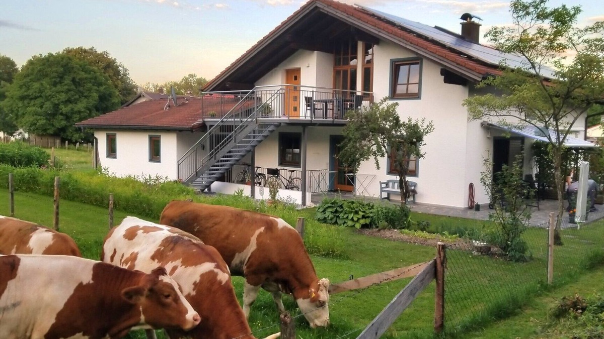 Ainring Apartment | Apartment 'Exklusiv Hinterreiter' with Mountain View, Wi-Fi and Air Conditioning