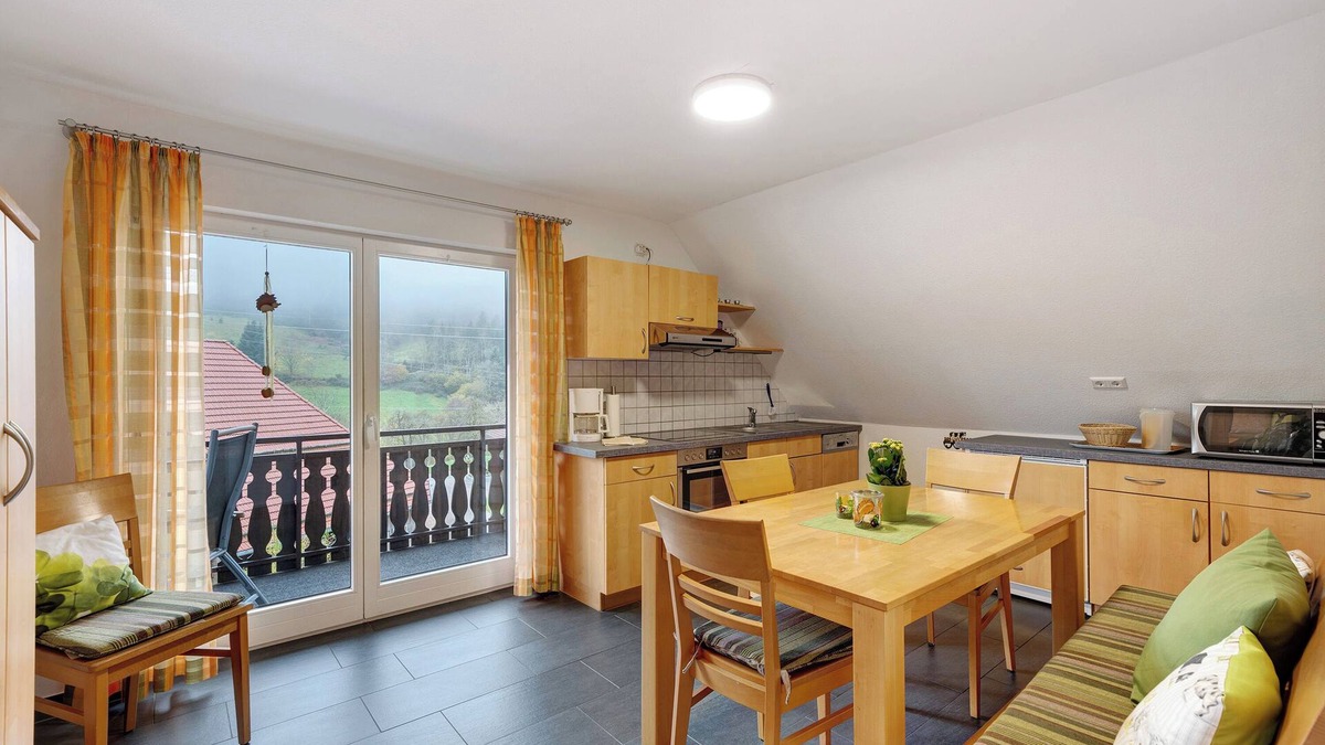 Elzach Apartment | Apartment 'Ferienwohnung Sonnenblume' with Mountain View, Private Terrace and Wi-Fi