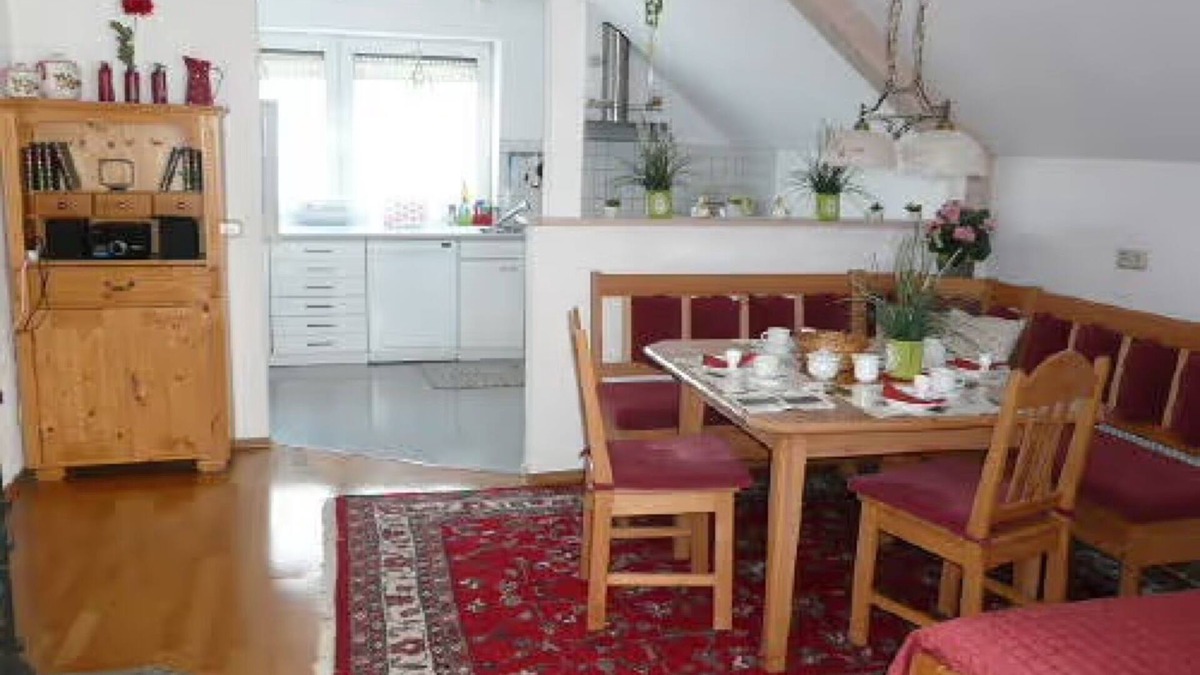 Ichenhausen Apartment | Apartment 'Ferienwohnung 'Irmgard' with Balcony and Wi-Fi