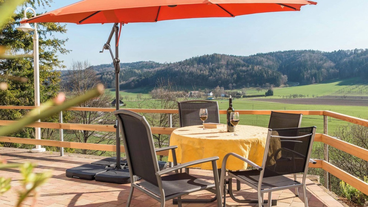 Owingen Apartment | Apartment 'Ferienparadies Bodensee Fewo2' with Mountain View, Shared Pool and Wi-Fi