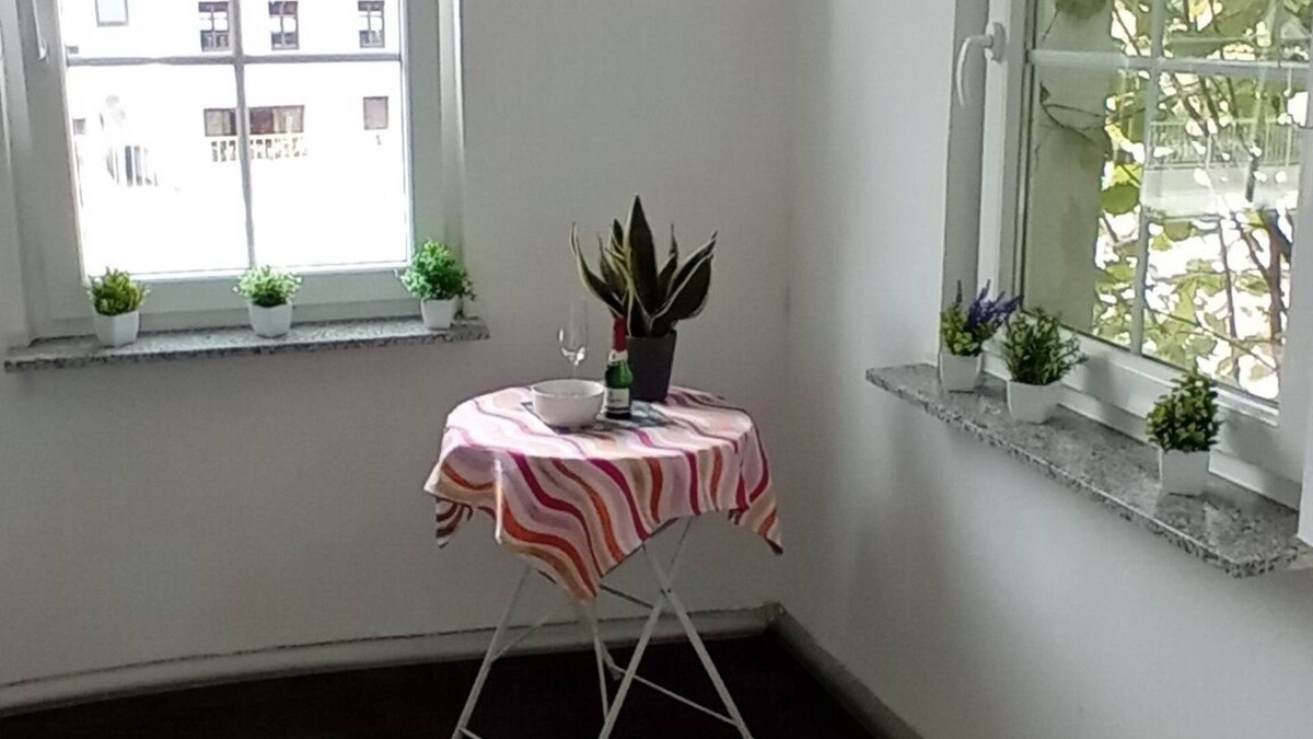 Rehlingen-Siersburg Apartment | Apartment 'Fewo Nied' with Wi-Fi