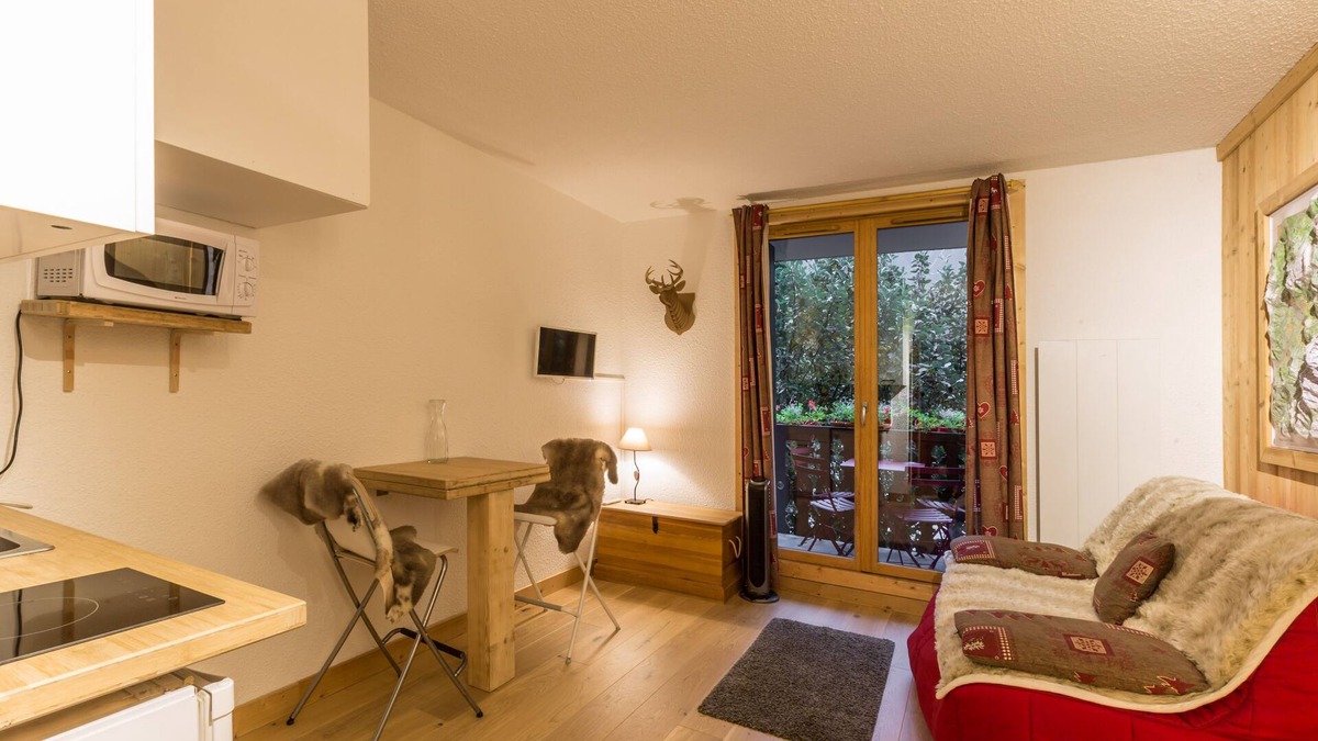 Chamonix City Centre Apartment | Apartment facing the start of the needle