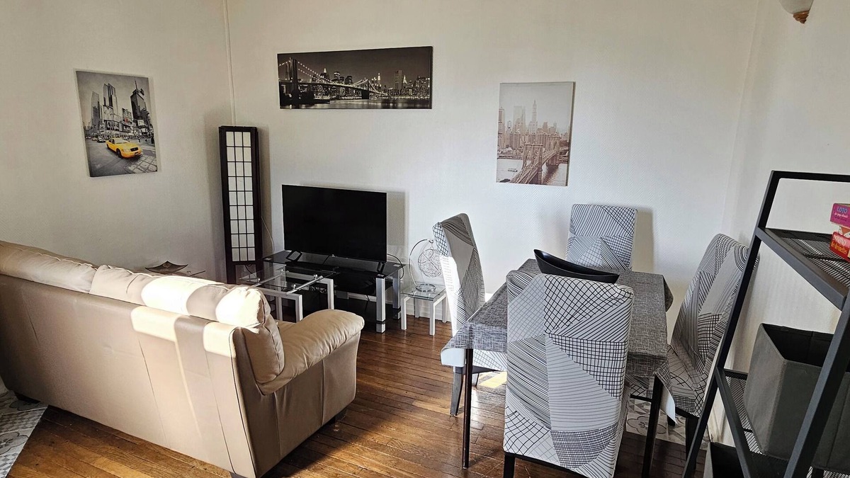 Orleans Apartment | Apartment F2 Orléans 42m², parking, sleeps 4