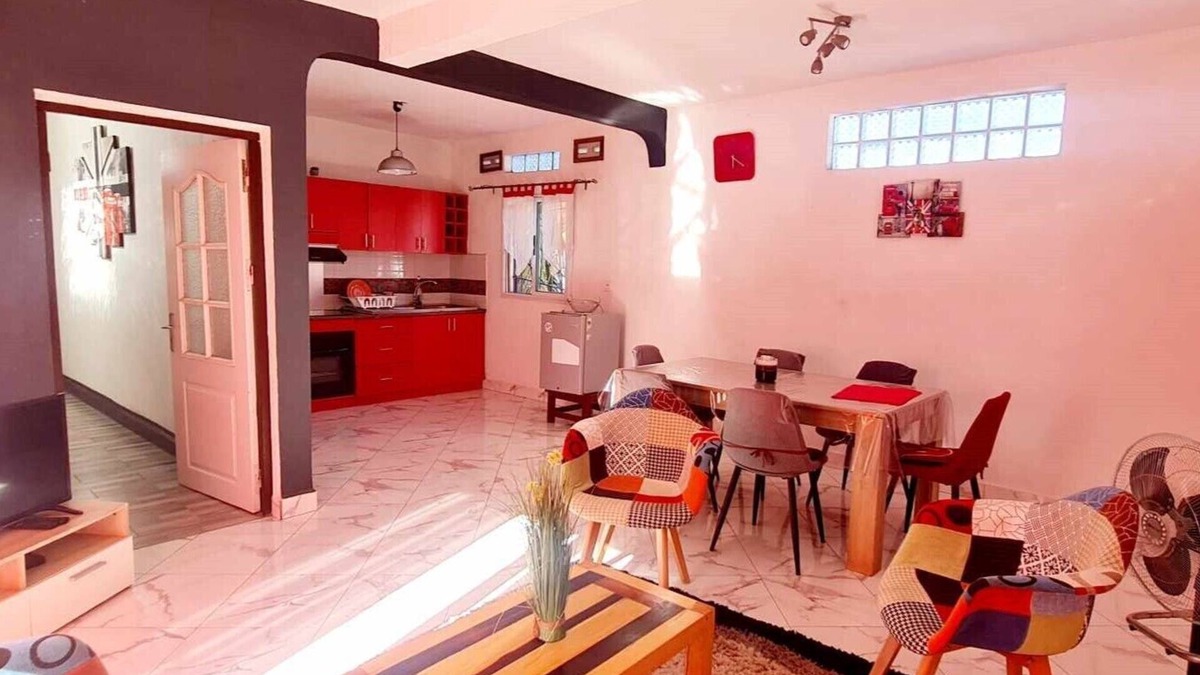 Mahajanga Apartment | Apartment F4 Londres piscine terrasse coin barbecue. 3 km from the city center!
