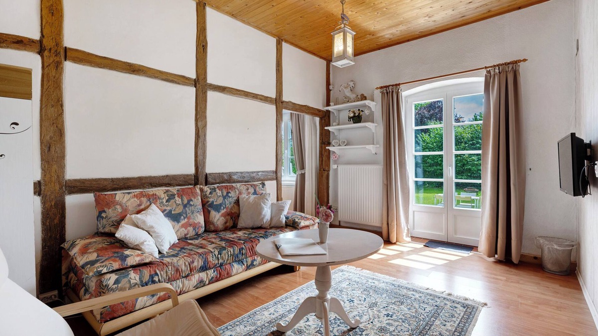 Schlagsdorf Apartment | Apartment 'Fachwerkzimmer' with Shared Garden and Wi-Fi