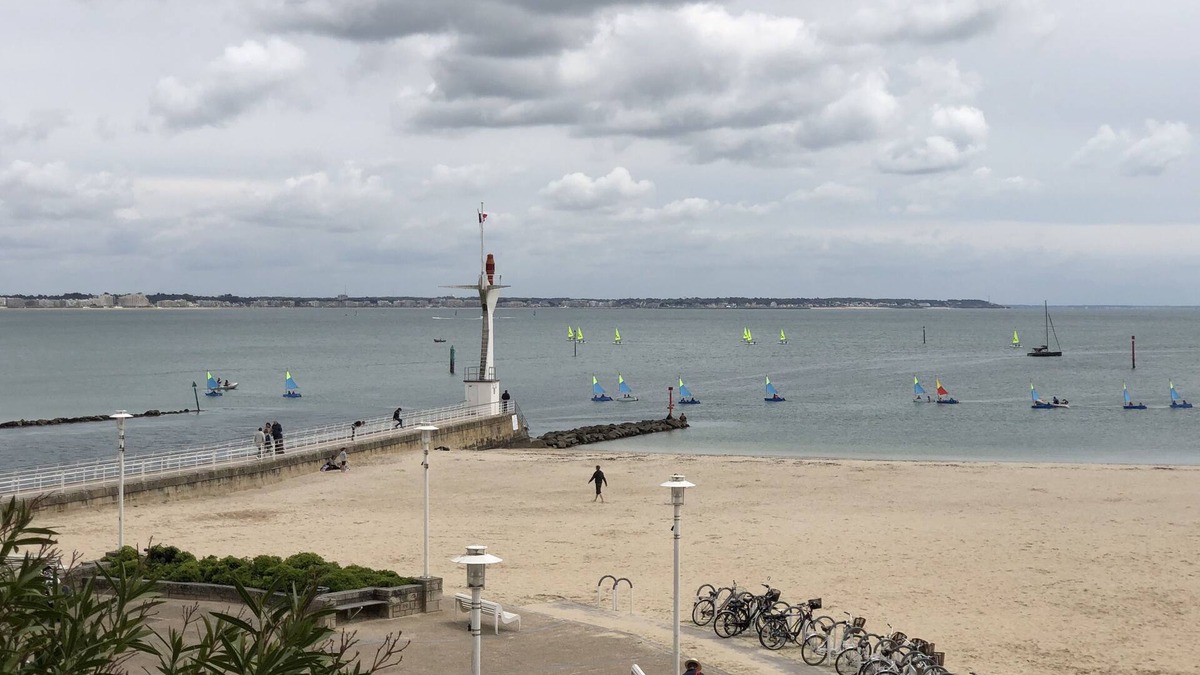 Le Pouliguen Apartment | Apartment facing the sea, Nau Beach
