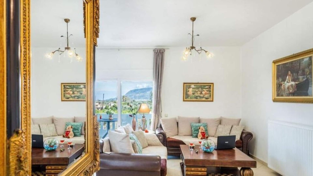 Perivolia Apartment | Apartment 'Fanis Family House' with Balcony, Wi-Fi and Air Conditioning
