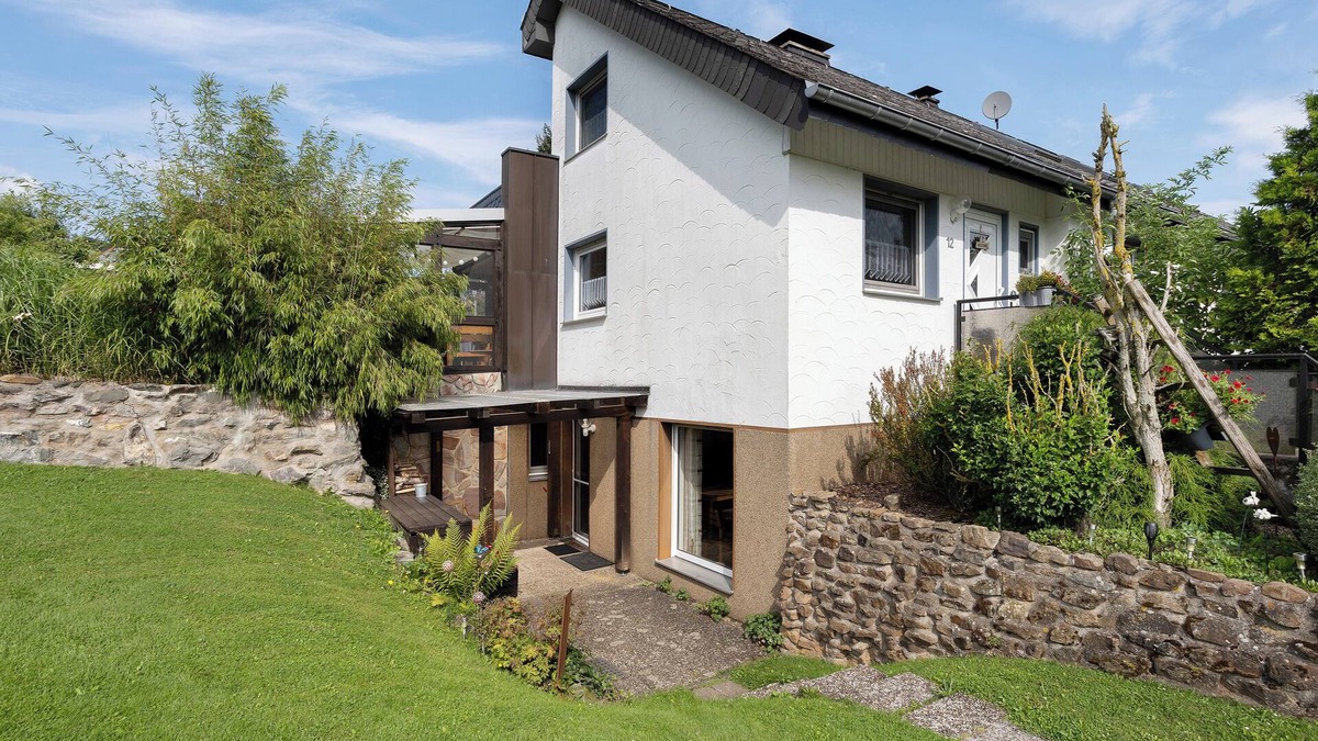 Eimelrod Apartment | Apartment 'Faustmann' with Mountain View, Shared Terrace and Wi-Fi