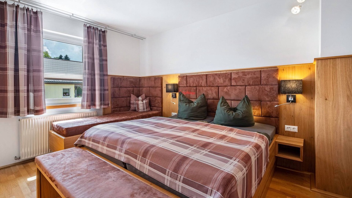 Johanngeorgenstadt Apartment | Apartment 'Fenzl' with Wi-Fi