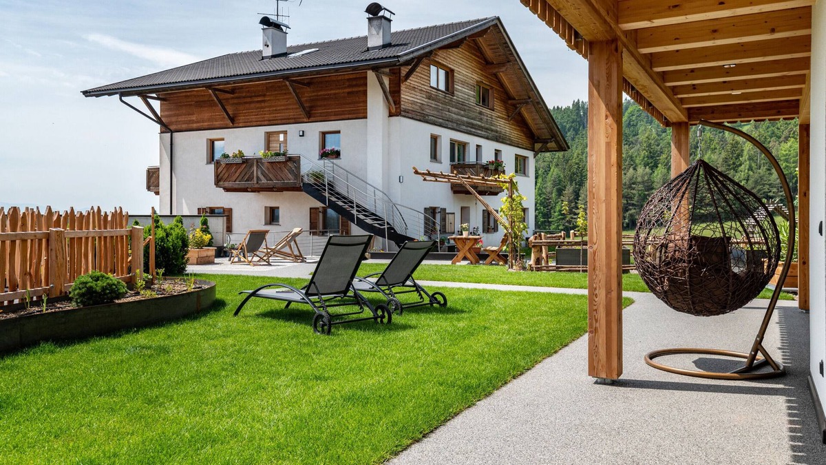 San Genesio Atesino Apartment | Apartment 'Feicht' with Mountain View, Private Terrace and Wi-Fi