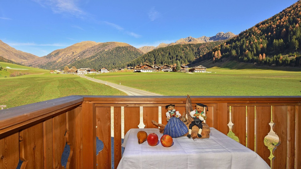 Valle di Casies Apartment | Apartment 'Feldererhof Apt Almenblick' with Mountain View, Shared Garden and Wi-Fi