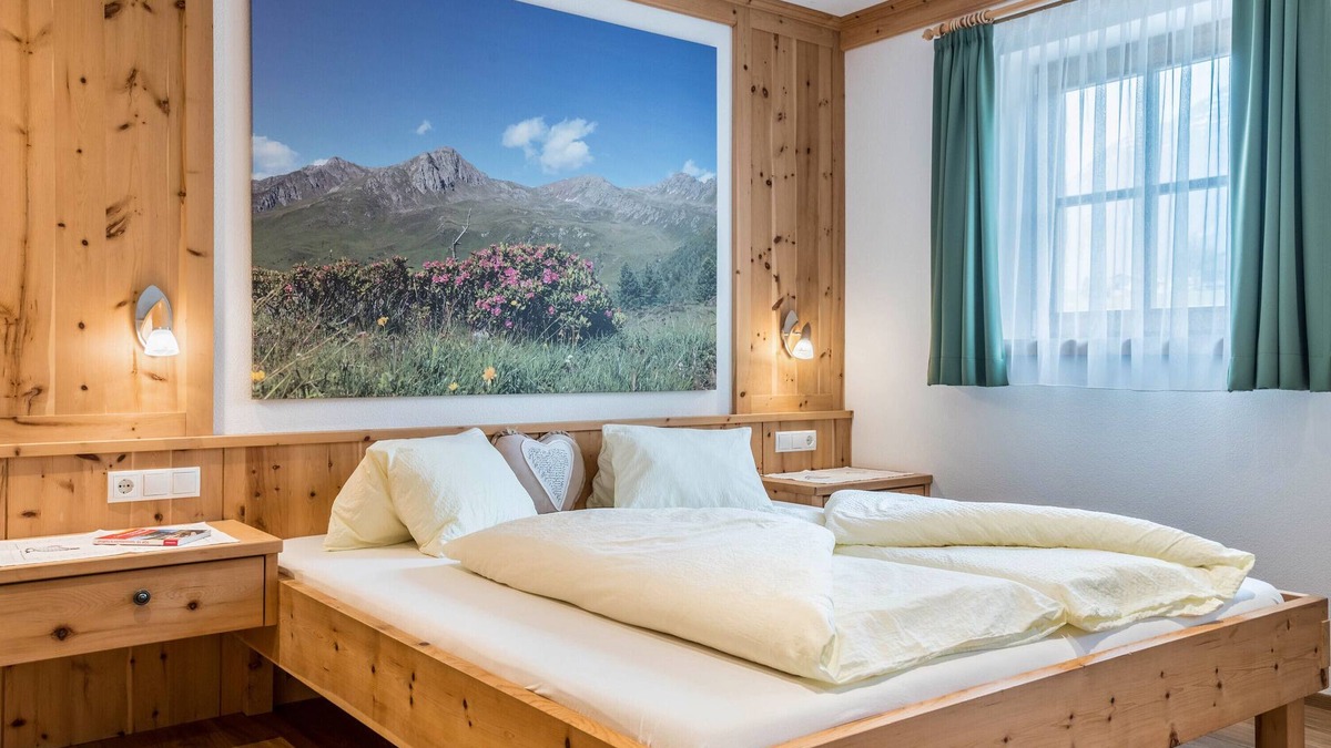 Valle di Casies Apartment | Apartment 'Feldererhof Apt Alpenrose' with Mountain View, Shared Garden and Wi-Fi
