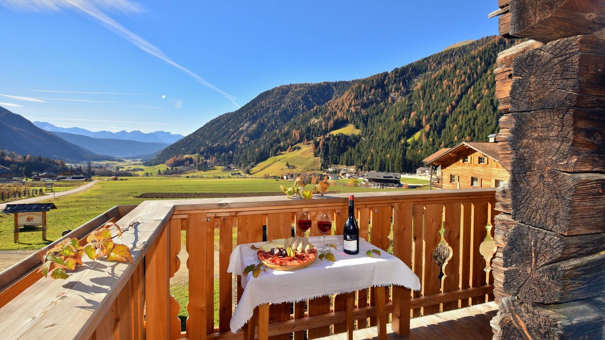 Valle di Casies Apartment | Apartment 'Feldererhof Apt Hochstein' with Mountain View, Shared Garden and Wi-Fi