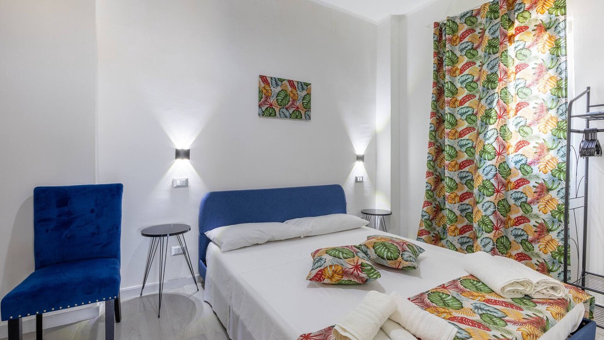 Granelli Apartment | Apartment "Fenicottero Rosa" with Private Terrace & Wi-Fi
