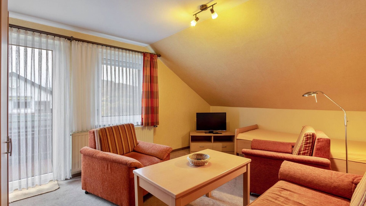 Stryck Apartment | Apartment 'Ferienwohnung 3' with Shared Garden, Balcony and Wi-Fi