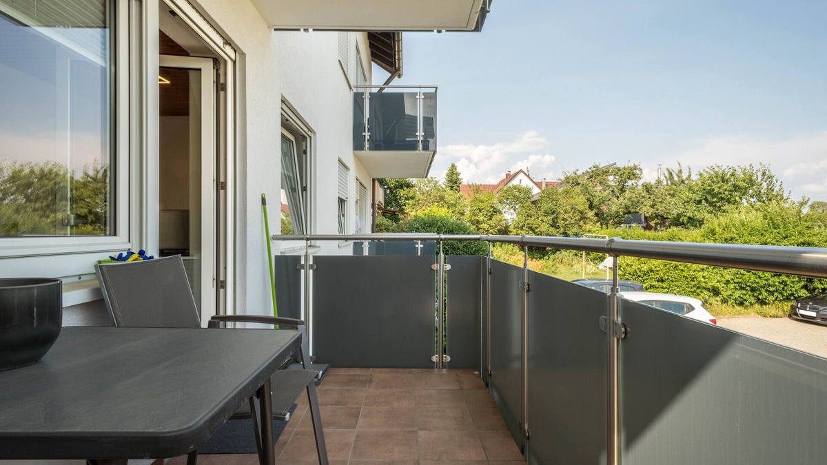 Schnetzenhausen Apartment | Apartment "Ferien am See 4" with Garden & Wi-Fi