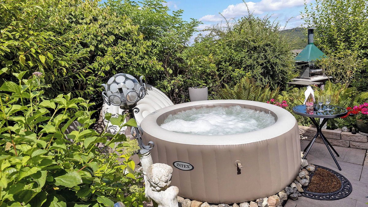 Barbis Apartment | Apartment 'Ferienwohnung Harzer Bergblick' with Private Pool, Private Terrace and Wi-Fi
