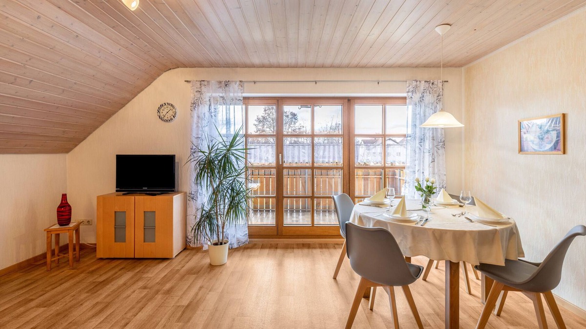 Hohenstein Apartment | Apartment 'Ferienhaus Toni Käppelesblick' with Shared Terrace, Shared Garden and Wi-Fi