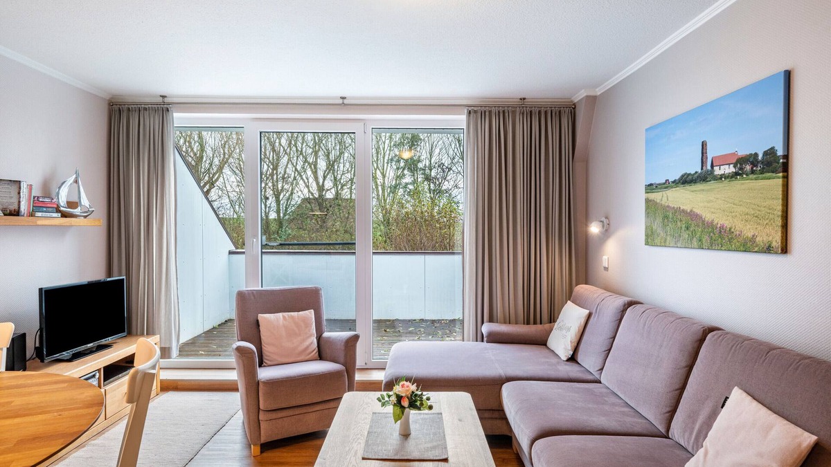 Pellworm Apartment | Apartment 'Ferienhof Paulsen - Kiebitz' with Balcony and Wi-Fi