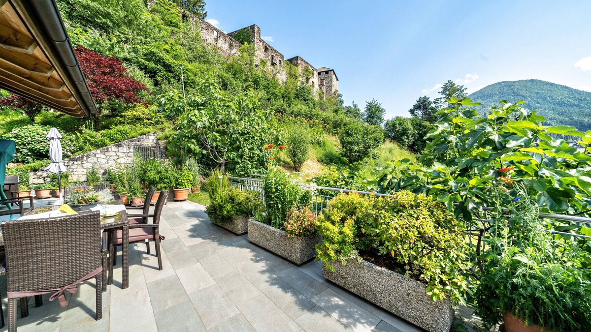 Vollan Apartment | Apartment "Ferienhof Turmwirt Pink Leidy" with Mountain View, Shared Pool & Wi-Fi