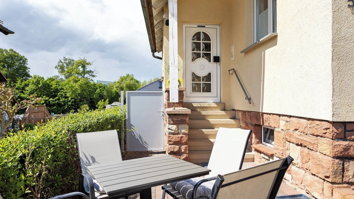 Buttlar Apartment | Apartment 'Ferienwohnung Rhön-Kutscher' with Mountain View, Terrace and Wi-Fi
