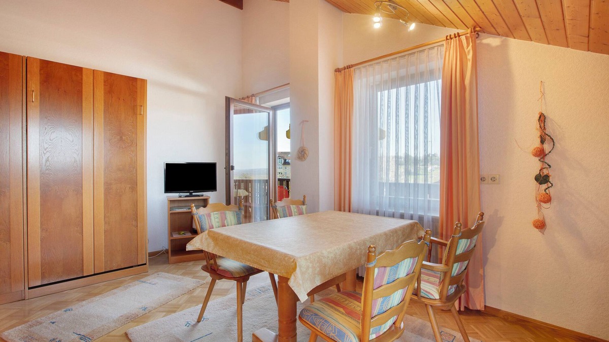 Bad Bellingen Apartment | Apartment 'Ferienwohnung 5' with Balcony and Wi-Fi