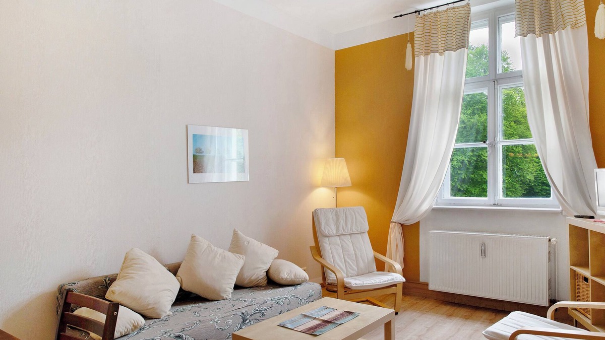 Krakow am See Apartment | Apartment 'Ferienwohnung 5' with Shared Terrace, Shared Garden