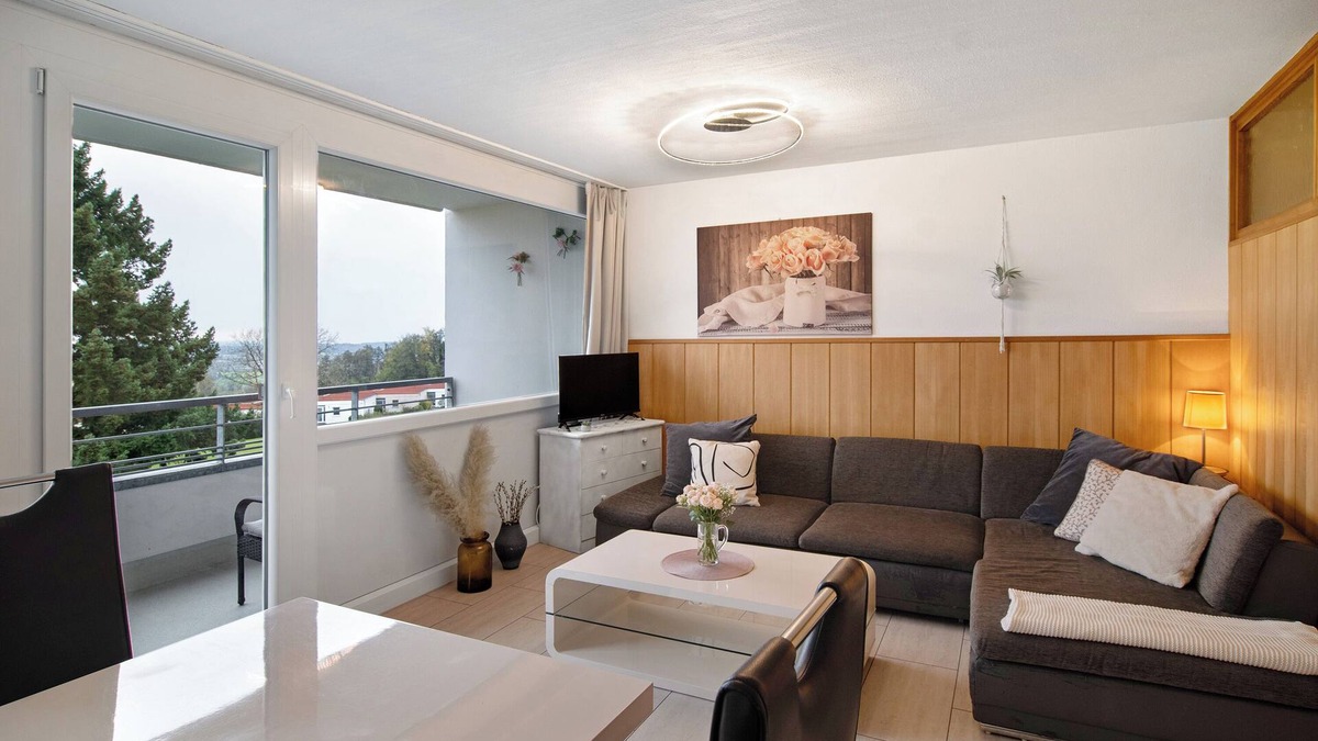 Markdorf Apartment | Apartment 'Ferienwohnung Alpensicht' with Lake View, Shared Garden and Wi-Fi