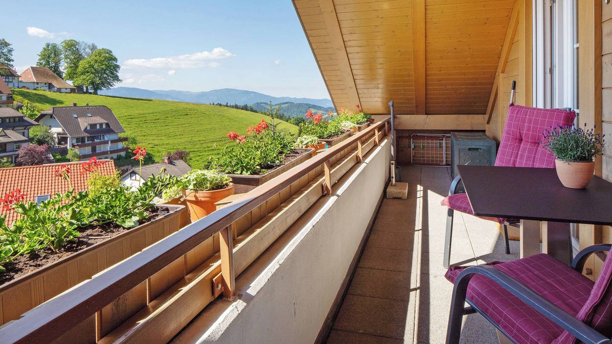 Sankt Maergen Apartment | Apartment 'Ferienwohnung Nachtigall' with Mountain View, Shared Garden and Wi-Fi