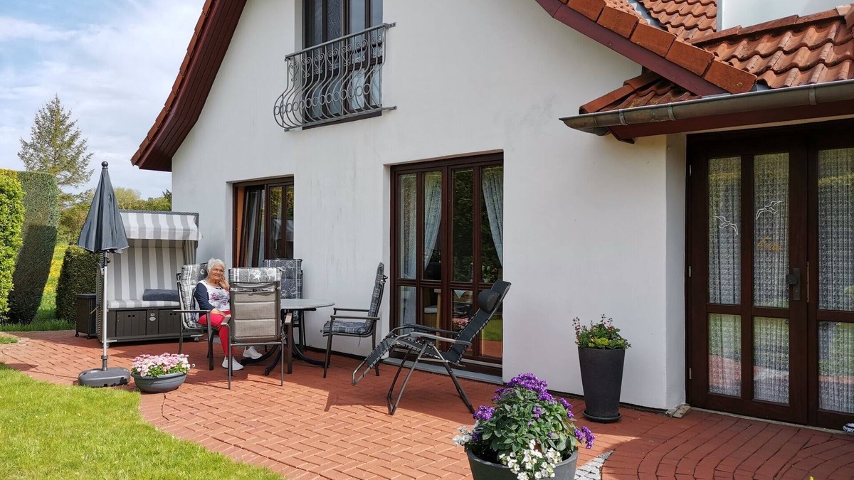 Brodersdorf Apartment | Apartment 'Ferienwohnungen Evi Opp - Evita' with Private Terrace, Private Garden and Wi-Fi