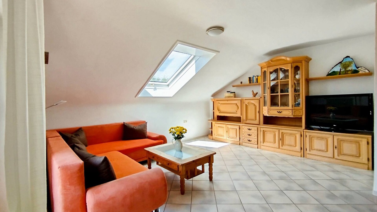 Ehlenbogen Apartment | Apartment 'Ferienwohnung Blaess' with Balcony and Wi-Fi