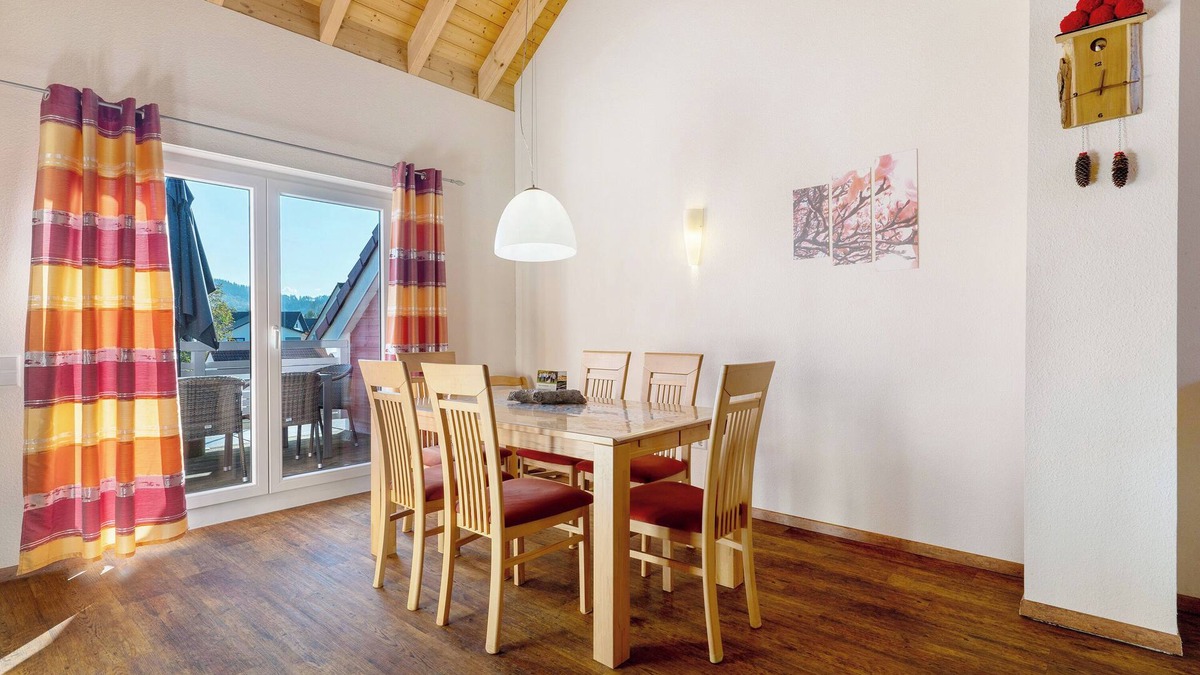 Nesselried Apartment | Apartment 'Ferienwohnung Kirsche' with Shared Garden, Balcony and Wi-Fi