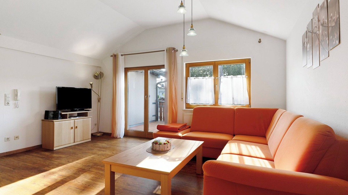 Nesselried Apartment | Apartment 'Ferienwohnung Traube' with Shared Garden, Balcony and Wi-Fi