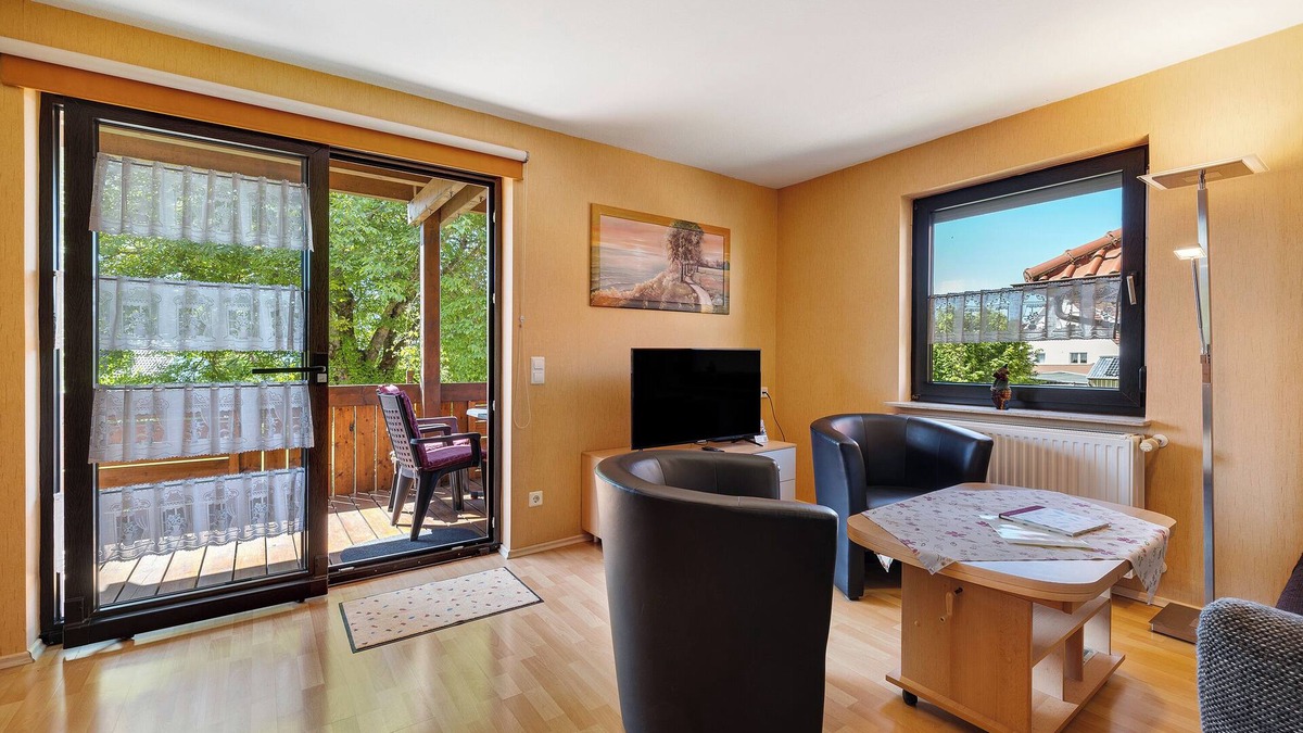 Messstetten Apartment | Apartment 'Ferienwohnung Eleonore' with Shared Terrace, Shared Garden and Wi-Fi