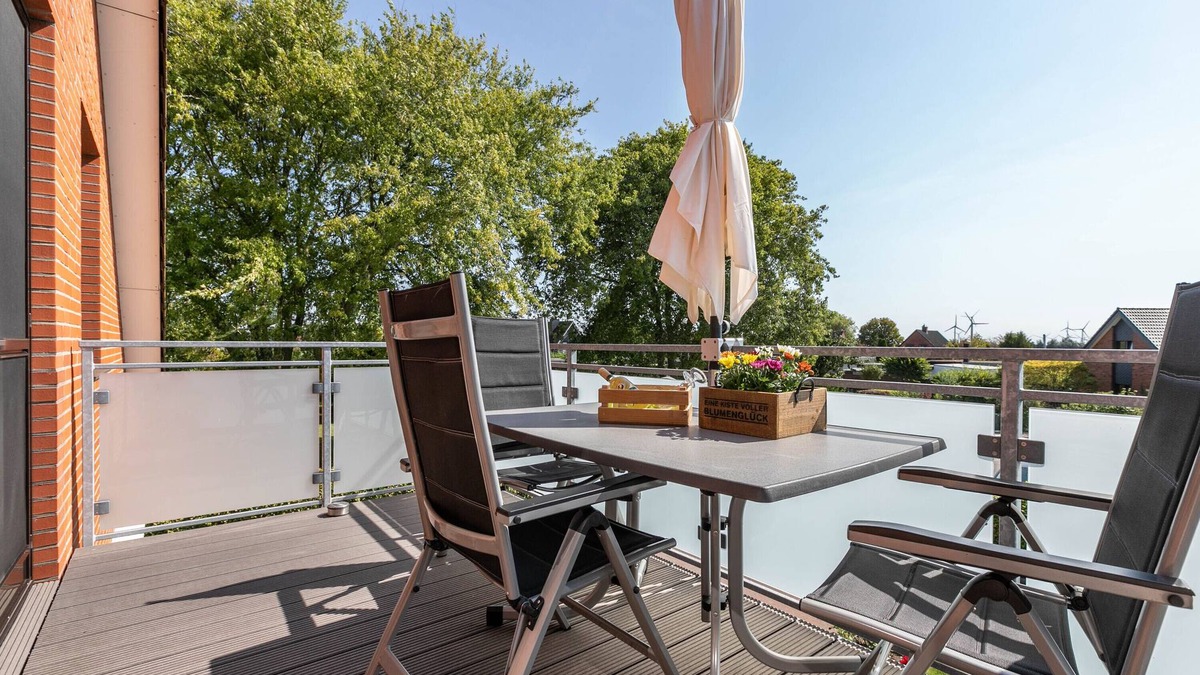 Suderdeich Apartment | Apartment 'Ferienwohnung Mühlenweide' with Shared Terrace, Wi-Fi and Air Conditioning