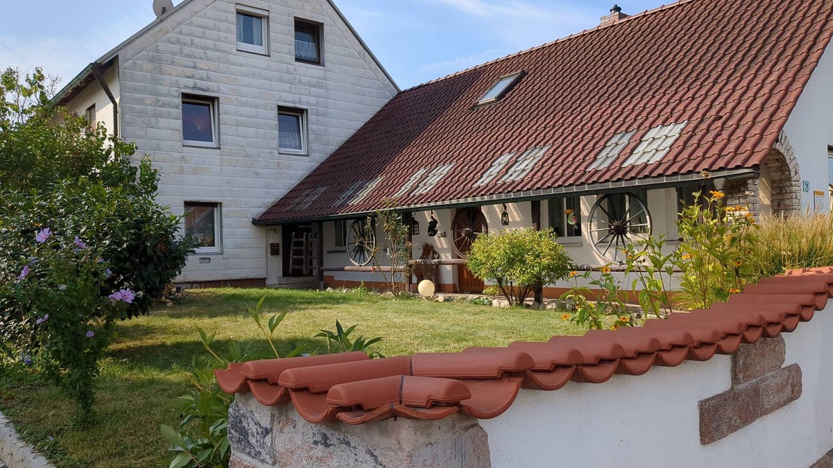 Veitsbronn Apartment | Apartment 'Ferienwohnung Alafia' with Shared Garden and Wi-Fi