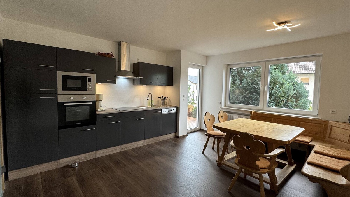 Adelsried Apartment | Apartment 'Ferienwohnung Adelsried 1' with Private Terrace and Wi-Fi
