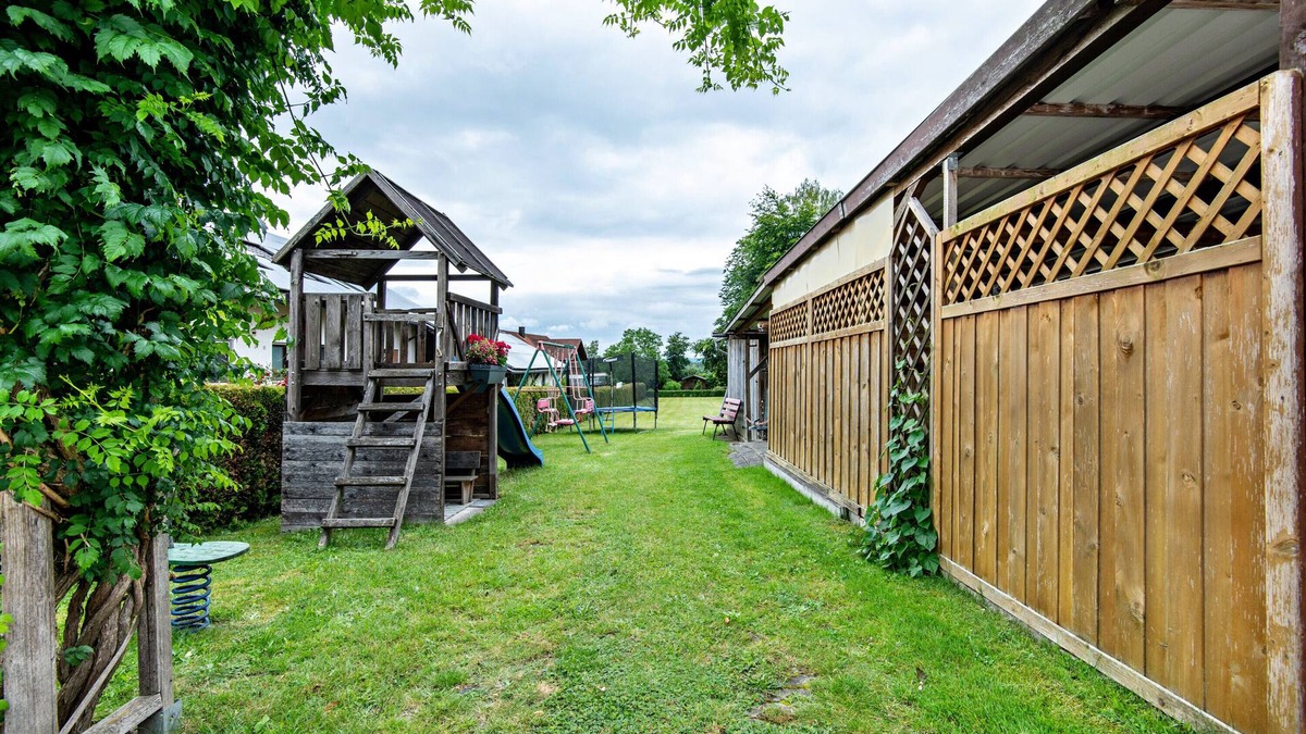 Altenschwand Apartment | Apartment 'Ferienwohnung Gruber' with Private Garden and Wi-Fi
