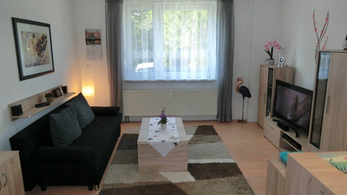 Randowtal Apartment | Apartment 'Ferienwohnung Randowtal-Schmölln' with Shared Garden and Wi-Fi