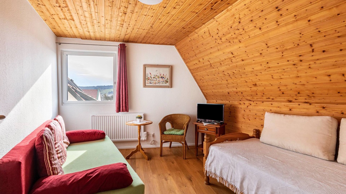 Grossheppach Apartment | Apartment 'Ferienwohnung Sila 2' with Mountain View, Shared Terrace and Wi-Fi
