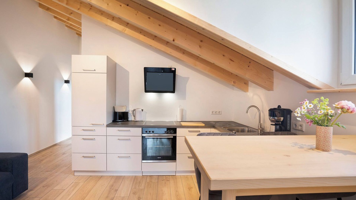 Bad Toelz Apartment | Apartment 'Ferienwohnung Wendelsteinblick' with Mountain View, Balcony and Wi-Fi