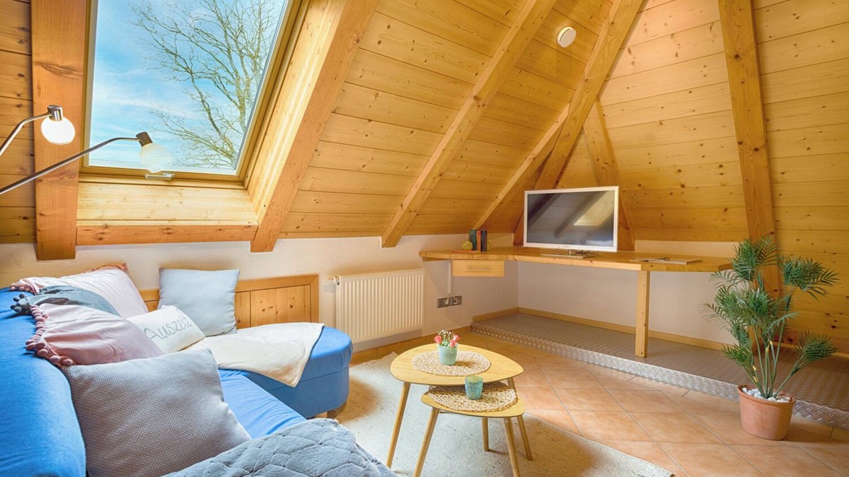 Breitnau Apartment | Apartment 'Ferienwohnung Sternenhimmel' with Mountain View, Shared Garden and Wi-Fi